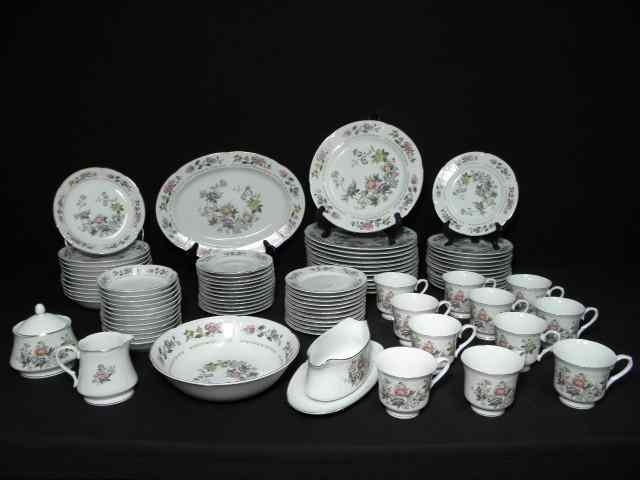 Appraisal: Ranmaru fine china porcelain dinnerware ''Crescent'' pattern with total pieces