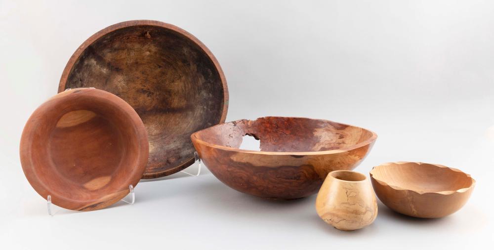 Appraisal: FIVE TURNED MAPLE BOWLS TH CENTURY DIAMETERS FROM TO FIVE