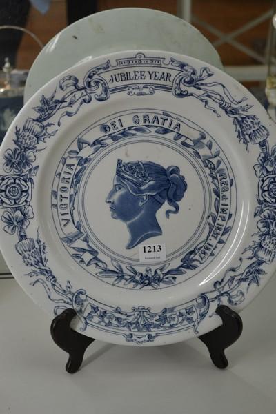 Appraisal: VICTORIAN ROYAL WORCESTER CABINET PLATE