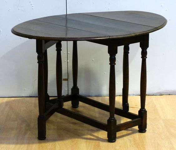 Appraisal: An oak gateleg table cm long cm wide cm high