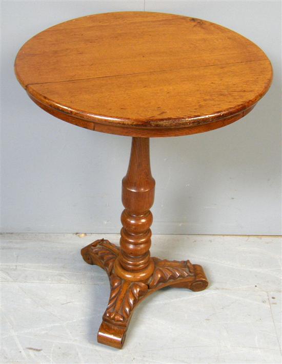 Appraisal: th century oak round table on column support with carved