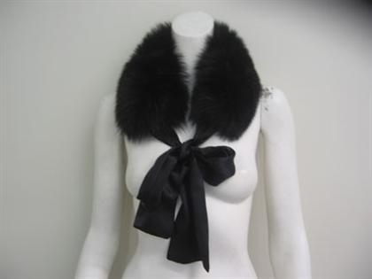 Appraisal: Black fur collar Dennis Basso Possibly dyed black fox with