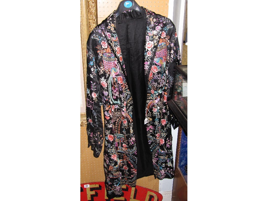 Appraisal: Embroidered dressing gown