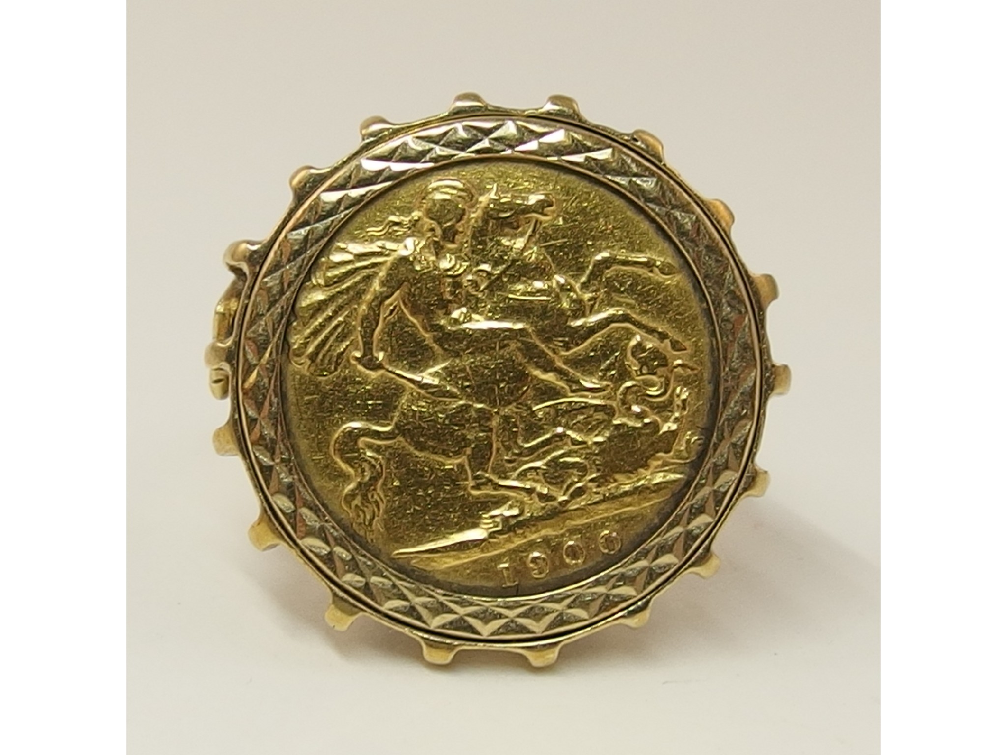 Appraisal: A half sovereign mounted in a ct decorative ring mount