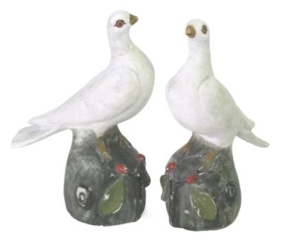 Appraisal: Pair of painted chalkware doves th century