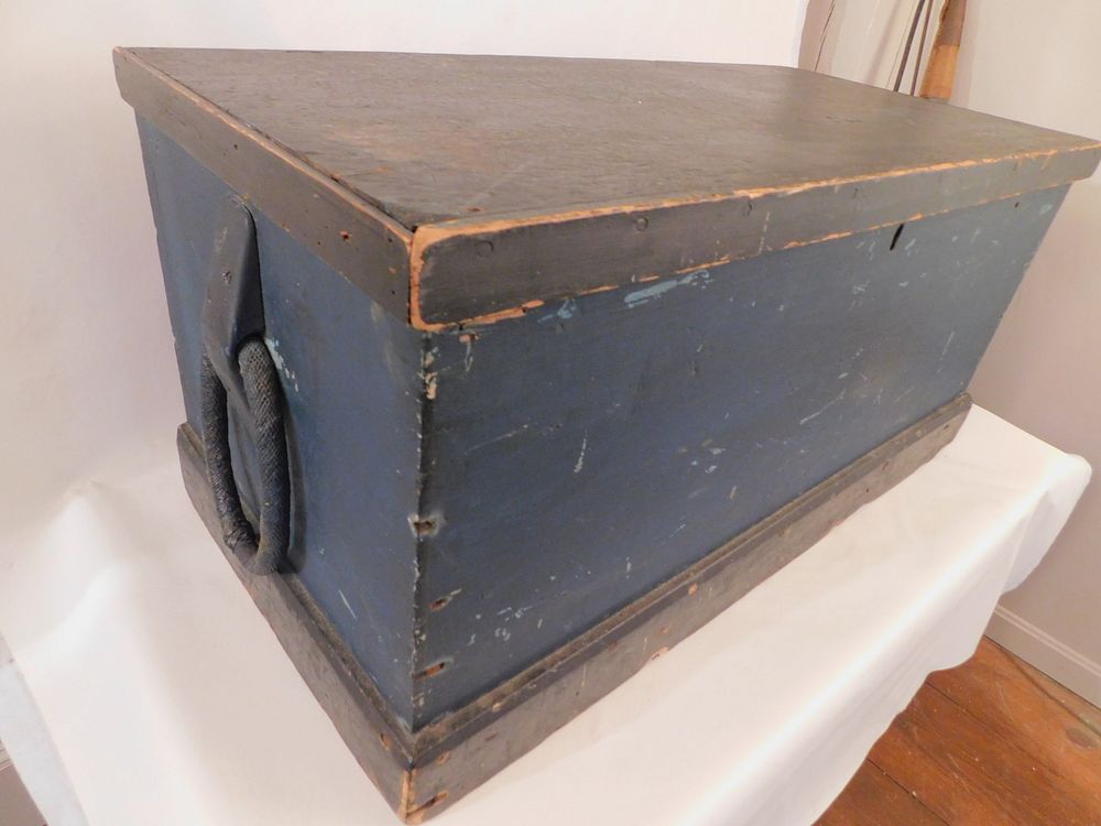 Appraisal: ANTIQUE TROPIC BIRD SHIP TRUNK Antique painted wood ships trunk