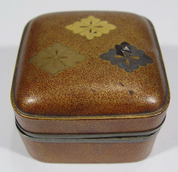 Appraisal: Square Oriental lacquer box and cover with gilt decoration the