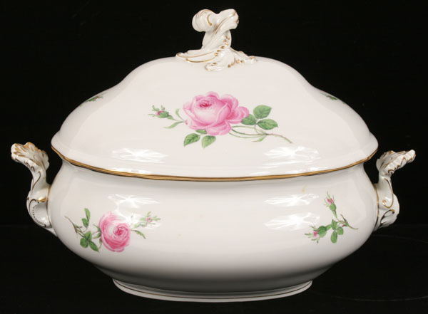 Appraisal: Meissen porcelain covered tureen with rose motifs and gilt accents