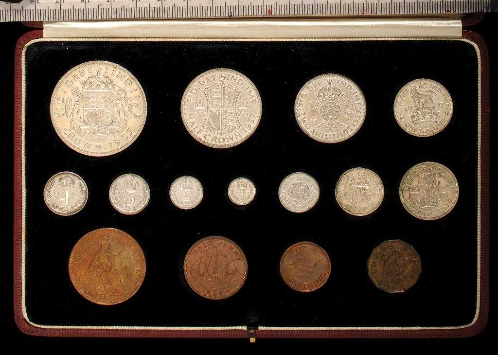 Appraisal: GEORGE VI CROWN - FARTHING PROOF SET including Maundy the