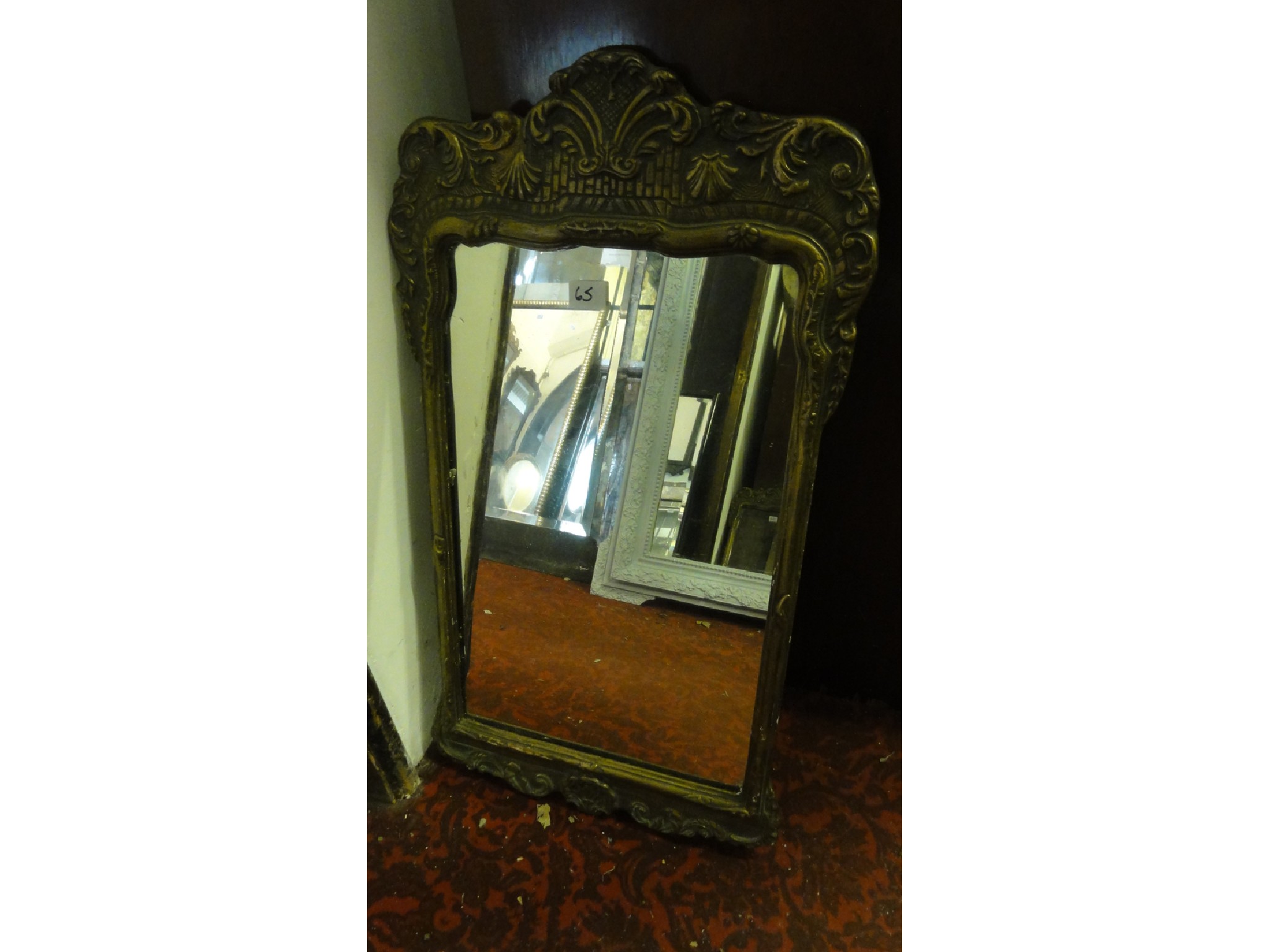 Appraisal: A Georgian style wall mirror the gilt moulded frame with