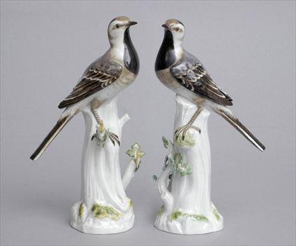 Appraisal: PAIR OF MEISSEN PORCELAIN FIGURES OF SONG BIRDS Underglaze blue