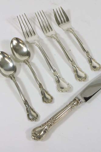 Appraisal: AN AMERICAN GORHAM STERLING SILVER FLATWARE SET Chantilly pattern pieces