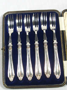 Appraisal: A boxed set of six silver handled cake forks hallmarked