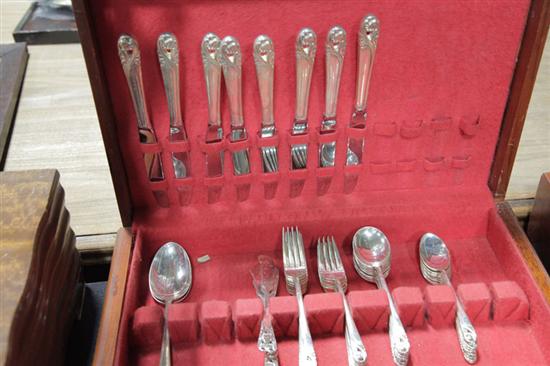 Appraisal: SET OF STERLING SILVER FLATWARE International Spring Glory pattern service