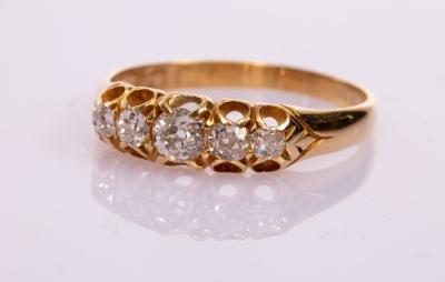 Appraisal: A Victorian five-stone diamond ring in an ct yellow gold