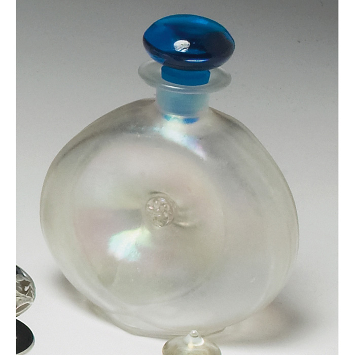 Appraisal: Steuben perfume bottle Verre de Soie glass with a Celeste