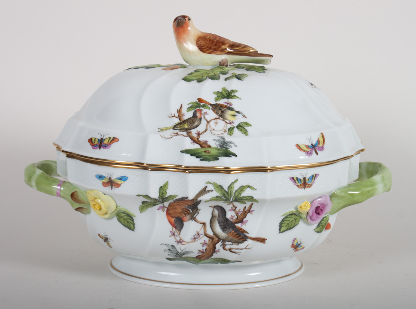 Appraisal: Herend porcelain soup tureen in the Rothschild Bird pattern with