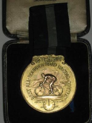 Appraisal: A CT GOLD CYCLING MEDALLION awarded to C Heppleston in