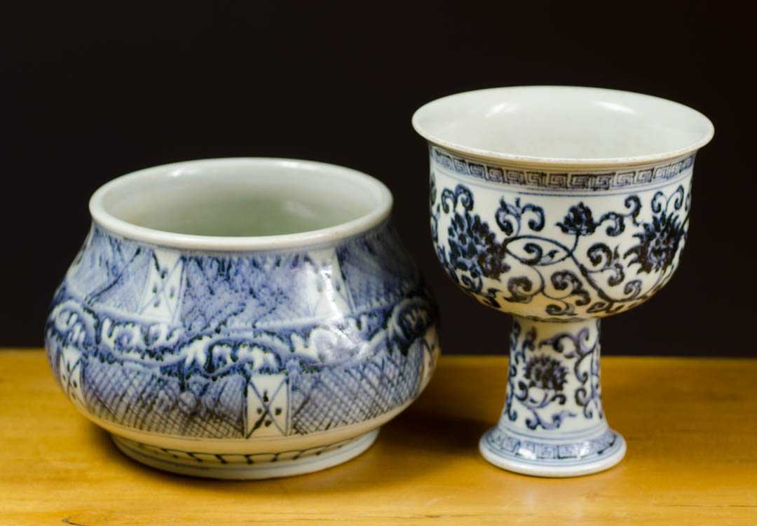 Appraisal: TWO CHINESE PORCELAIN BLUE AND WHITE VESSELS bowl with repeating