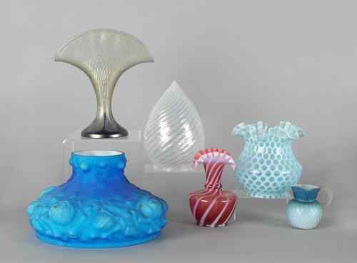 Appraisal: Collection of art glass to include a puffy shade satin