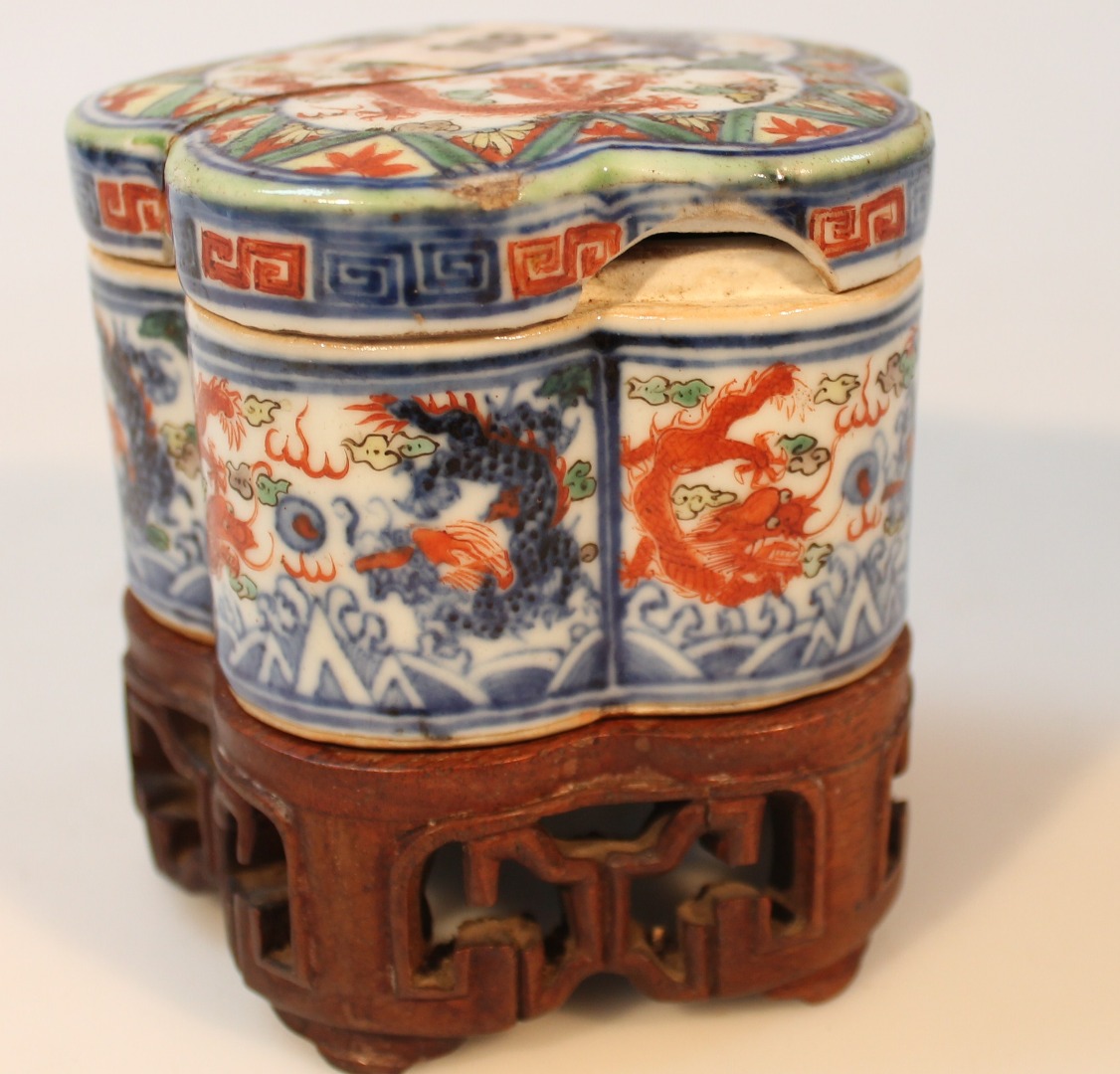 Appraisal: A Chinese porcelain jar and cover polychrome decorated with dragons