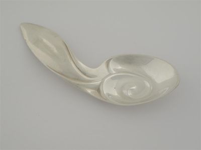 Appraisal: A th century American caddy spoon asymmetrical with a swirl