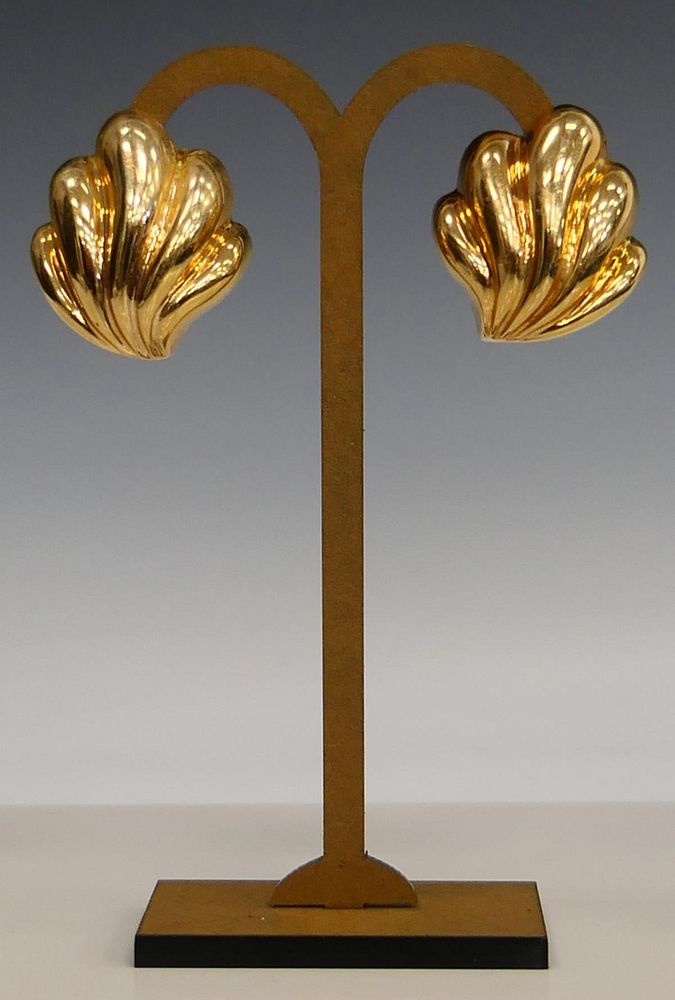 Appraisal: KT Y GOLD SHELL EARRINGS NEW About in length Total