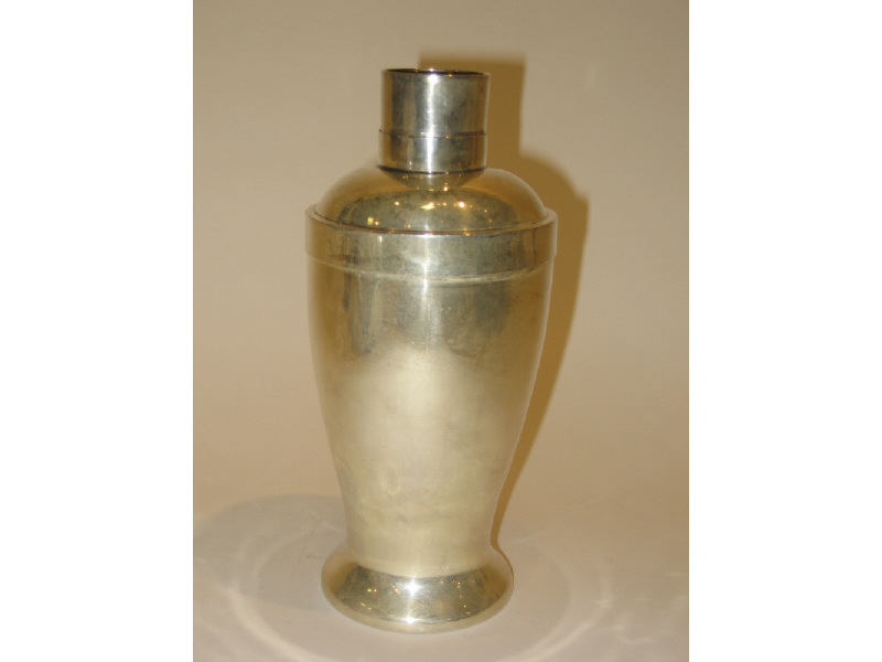 Appraisal: J B HUDSON SON MINNEAPOLIS MINNESOTA Sterling silver cocktail shaker