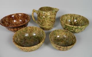 Appraisal: Spongeware pottery items- bowls and pitcher