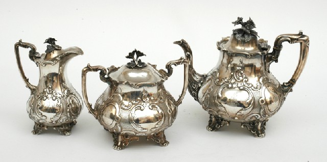 Appraisal: A VICTORIAN SCOTTISH STERLING SILVER THREE PIECE TEA SERVICE Maker's