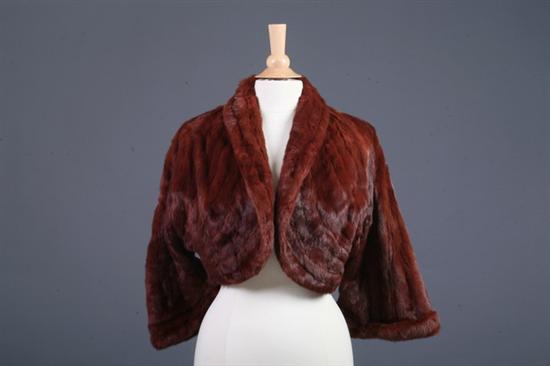 Appraisal: DEANFIELD VINTAGE LADY'S RED FOX FUR CAPELET With brown silk