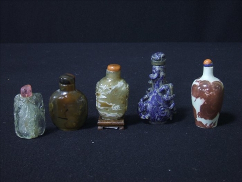 Appraisal: LOT OF CHINESE SNUFF BOTTLES One lapis one green quartz