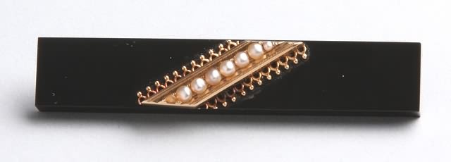 Appraisal: KY gold Victorian black jet and seed pearl pin Mourning