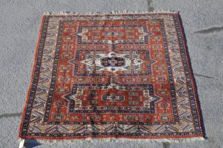 Appraisal: Oriental Rug Oriental rug having a central rust field with