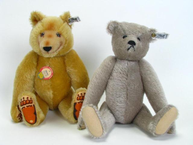 Appraisal: Two Steiff Mohair Collector Bears including ''Richard Steiff Growler'' limited