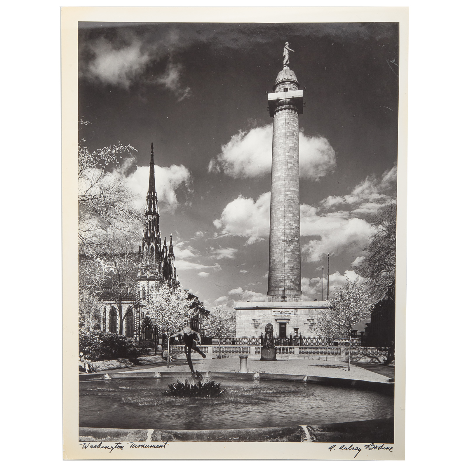 Appraisal: A AUBREY BODINE WASHINGTON MONUMENT PHOTO American - Gelatin silver