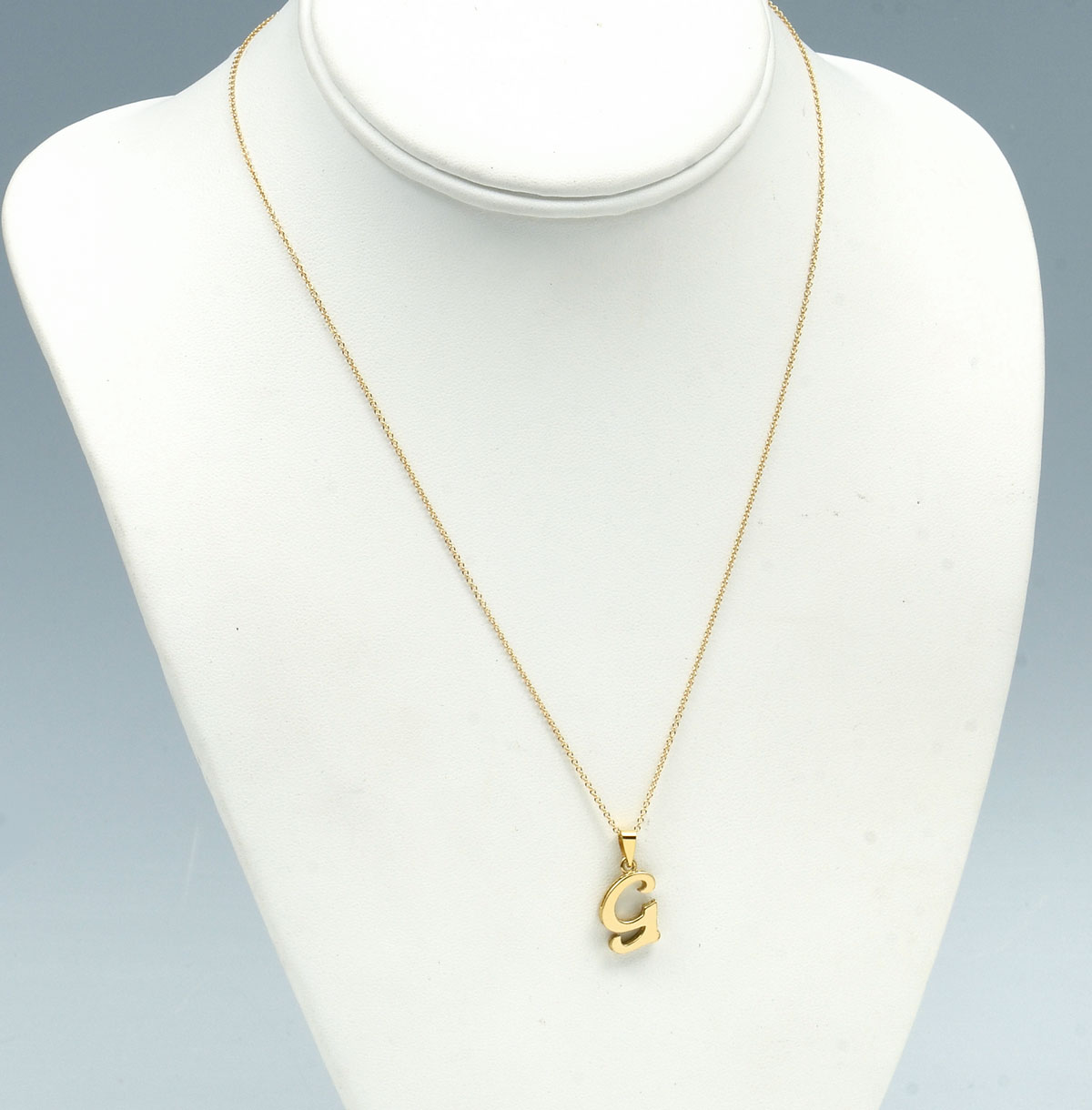 Appraisal: K ''G'' PENDANT ITALIAN CABLE LINK CHAIN K yellow gold