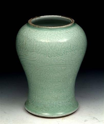 Appraisal: AN ANTIQUE CHINESE CELADON PORCELAIN BALUSTER VASE with stylised foliate