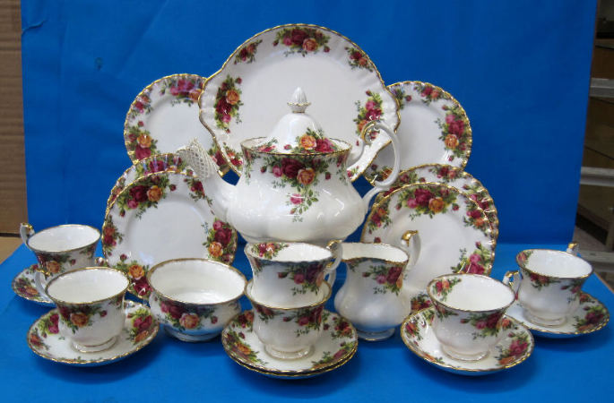 Appraisal: Royal Albert Old Country Rose pc Teaset