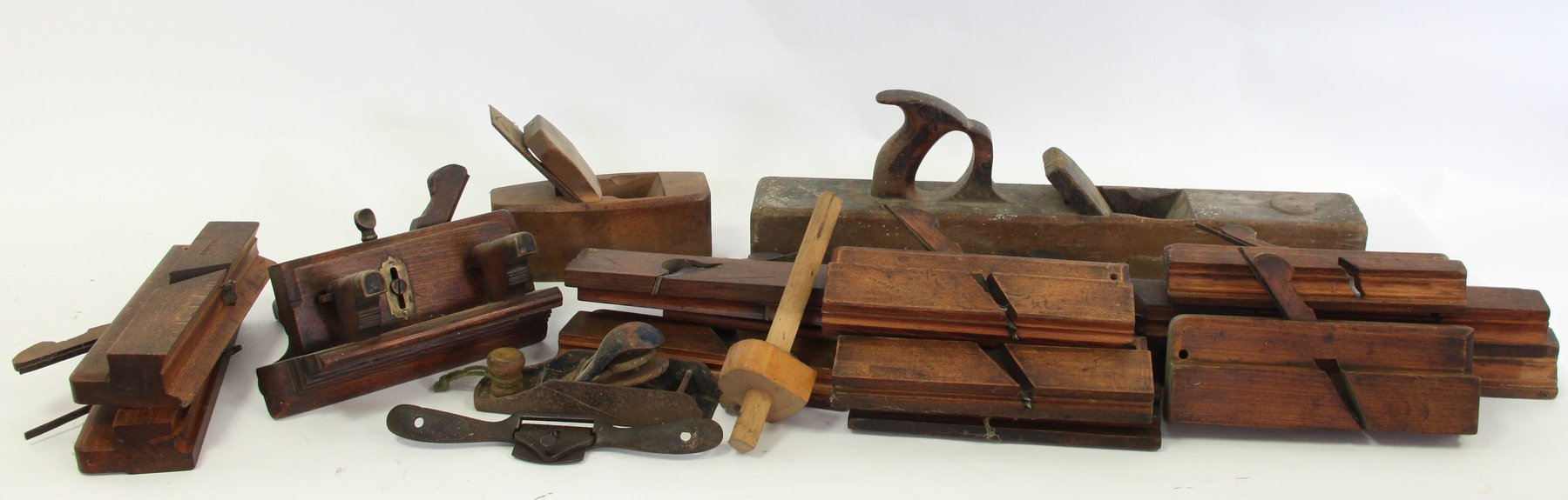 Appraisal: A sash fillister and various moulding planes