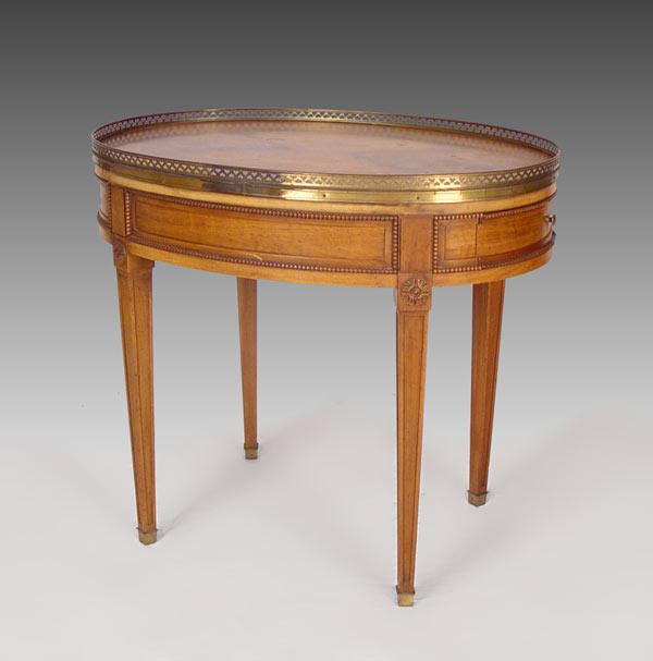 Appraisal: BAKER FURNITURE SIDE TABLE Pierced gallery on oval top table