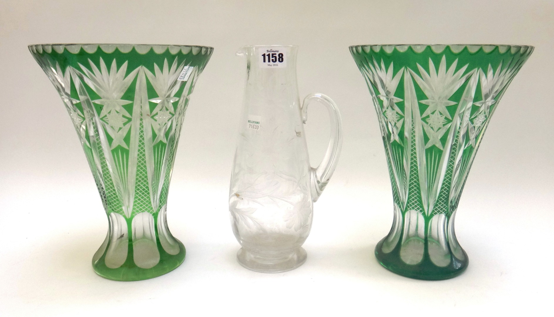 Appraisal: A quantity of glass wares including a foliate engraved glass