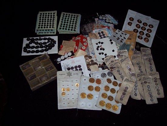 Appraisal: A large quantity of buttons including boot buttons linen buttons