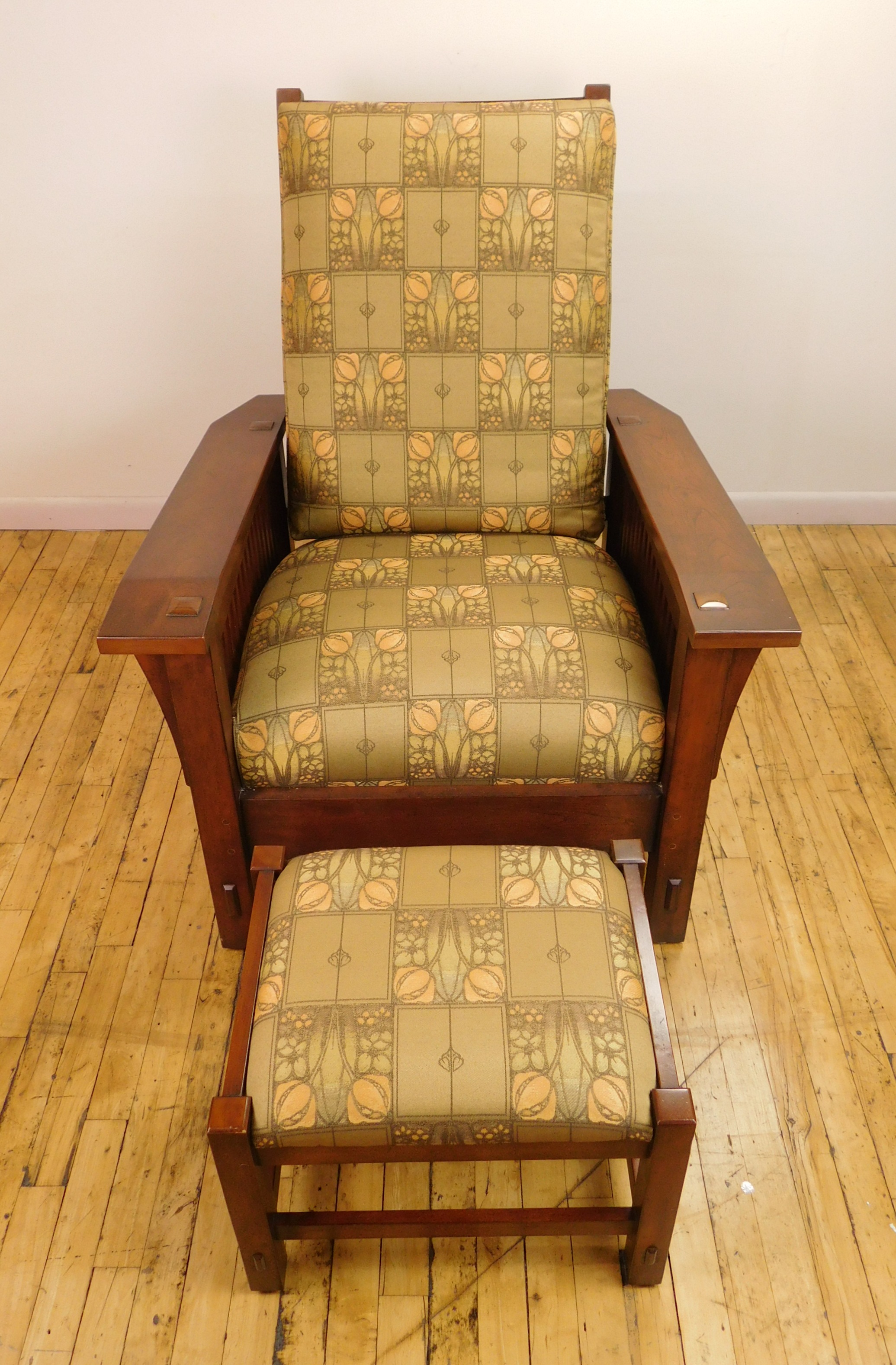 Appraisal: Contemporary Stickley Mission Cherry Wood chair with adjustable back and