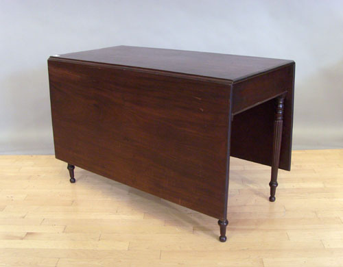 Appraisal: Sheraton mahogany drop leaf table ca h w l