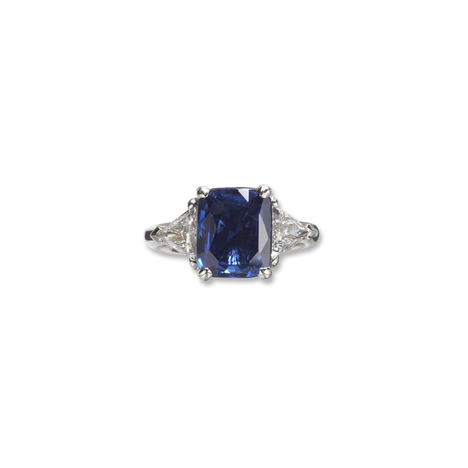 Appraisal: k White Gold Ring set with a cushion cut sapphire