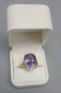 Appraisal: K Gold Ring w Purple Stone K Gold Ring w