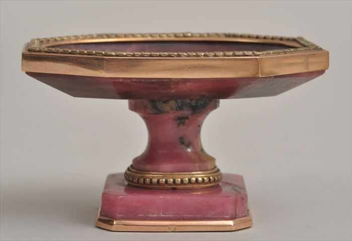 Appraisal: SMALL GOLD-MOUNTED RHODONITE TAZZA Bearing pseudo-Faberge marks the chamfered rectangular