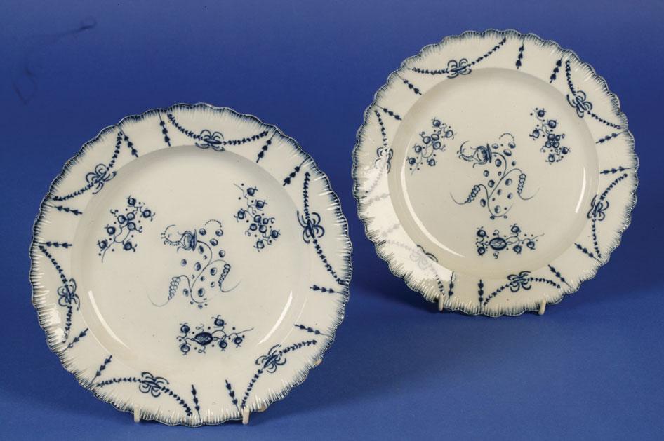 Appraisal: A PAIR OF CREAMWARE BLUE AND WHITE FEATHER-EDGED PLATES circa