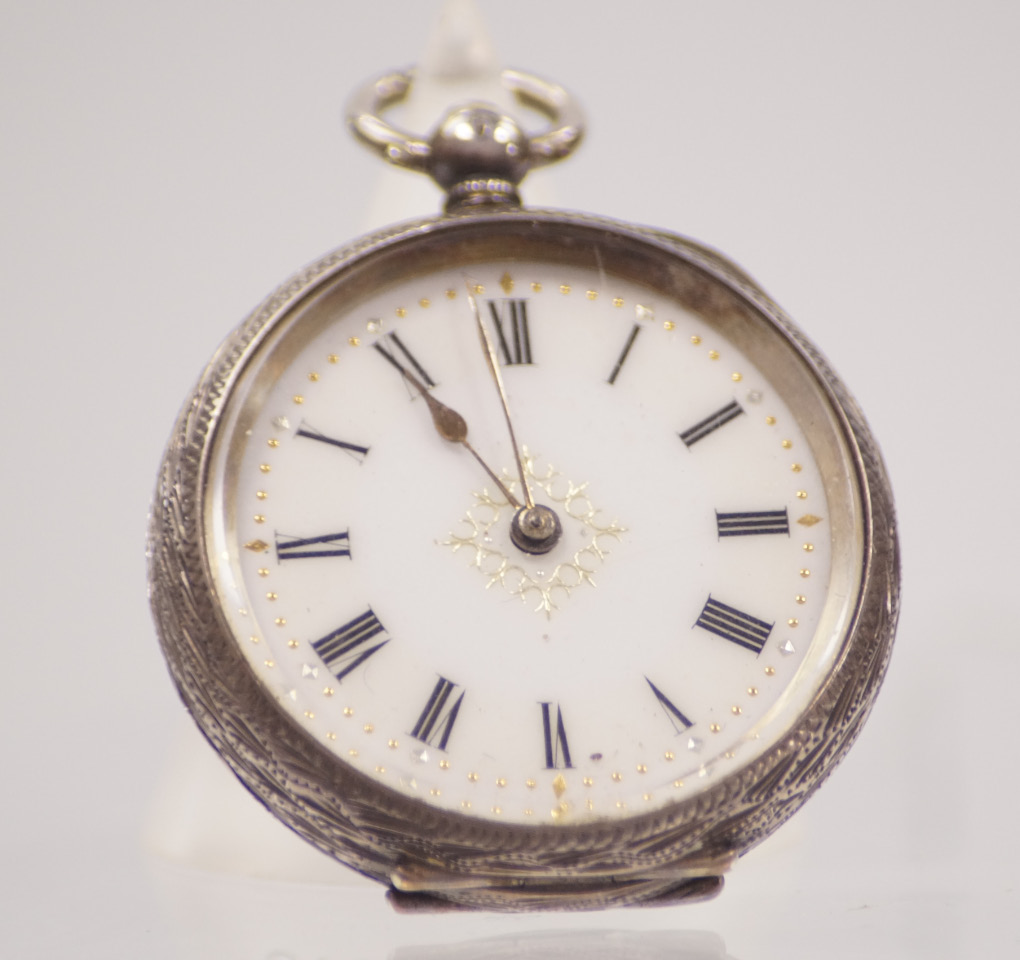 Appraisal: An early thC silver cased fob watch with Swiss key